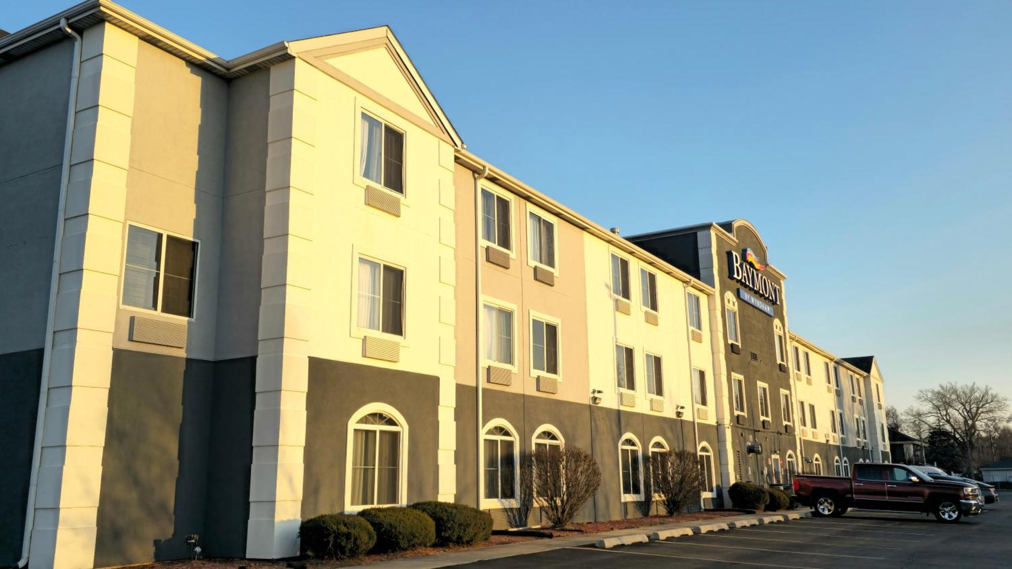 Baymont By Wyndham Chicago/calumet Hotel 3*