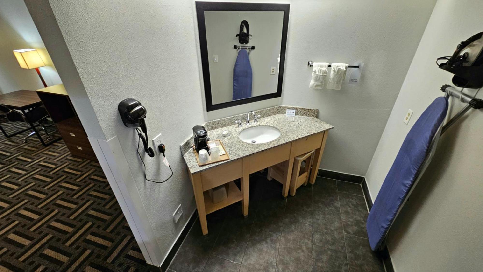 Hotel Baymont By Wyndham Chicago/calumet Calumet City